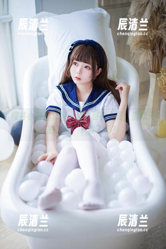 樱井小莜的套图：那位更衣人偶，那秋天的泳装，下载了吗？