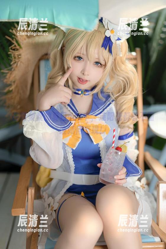 樱梨梨 在樱梨梨的夏日cos中,连阳光都看不懂该如何表现!