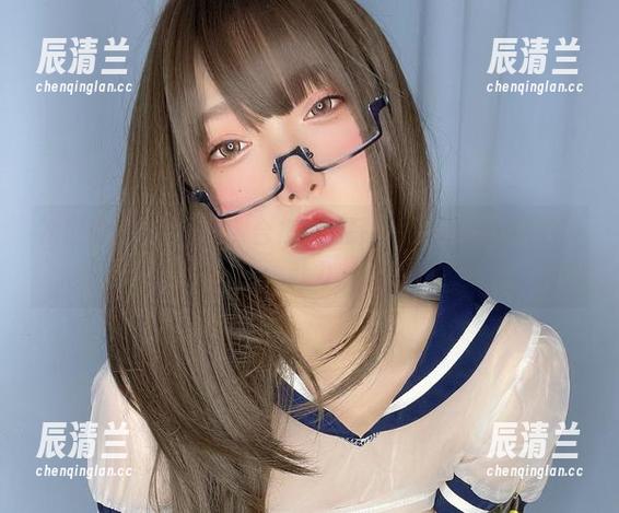 次屁啦的自拍写真，合集中的探险，有种很微妙的吸引力