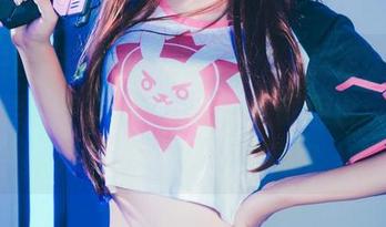 波萝社 – 柳侑绮的最新力作“美足”，我可能要跪下审美了，哈哈，顺便也想问，她的鞋子在哪里买的？