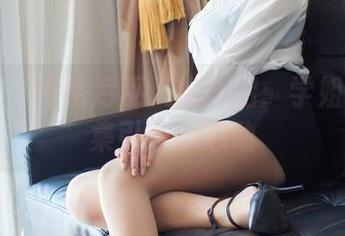 爱蜜社 – 格格污巫又出新招：学姐图片合集引发小心动