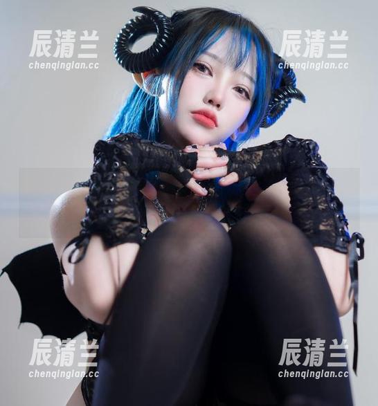 你觉得免费的美图不能有惊喜？狐洛洛子的女孩来让你改变主意！