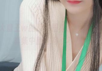 眼酱大魔王w的朋友圈再次更新，最新写真集中脸照有点不一样