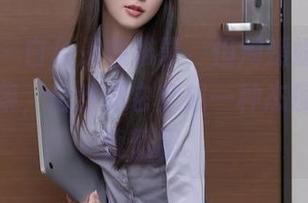 秀人网 – 白色是件难事，但周媛媛这个系列的合集，居然把它穿成一种态度，真让我佩服。