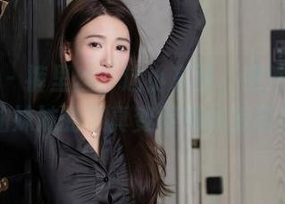 秀人网 – 裤里丝，这小东西，竟然能让奶油妹妹的写真变得如此有趣！