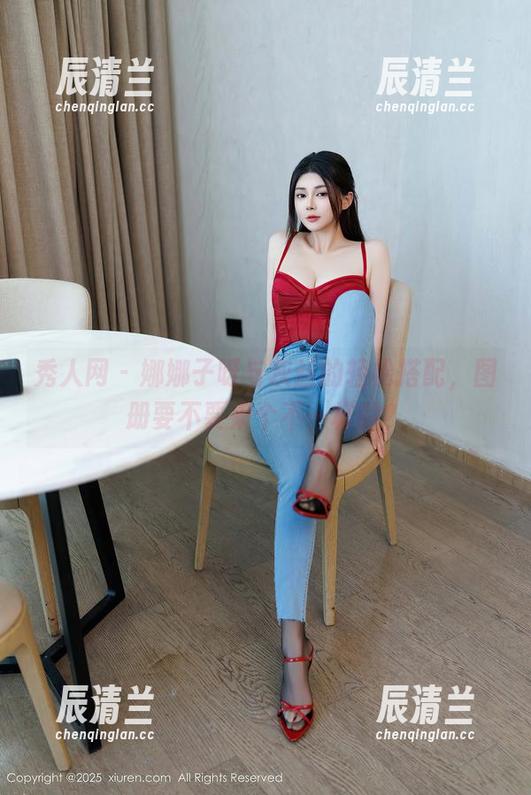 秀人网-娜娜子呀 秀人网 - 娜娜子呀与灰丝的轻松搭配,图册要不要来个不一样的?