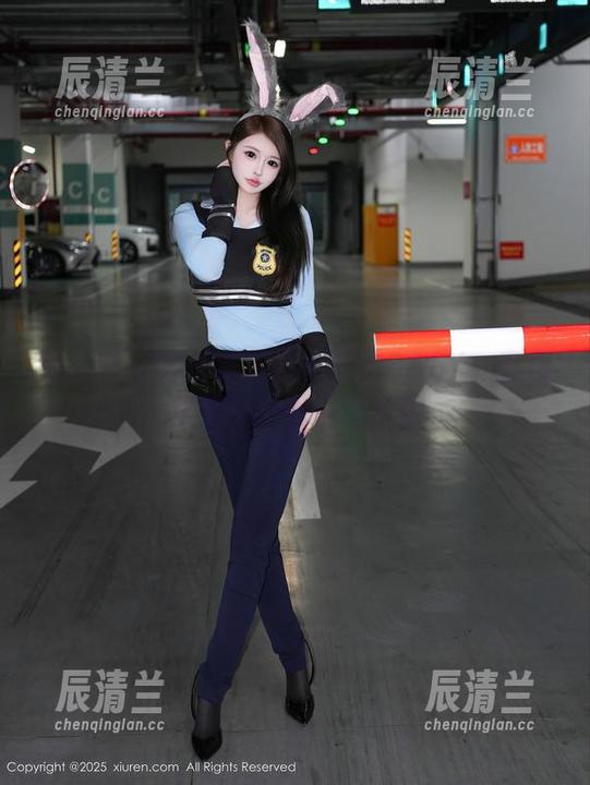 秀人网-安妮BABY 秀人网 - 穿上水手服的安妮BABY:直接从海洋里搬来的资源