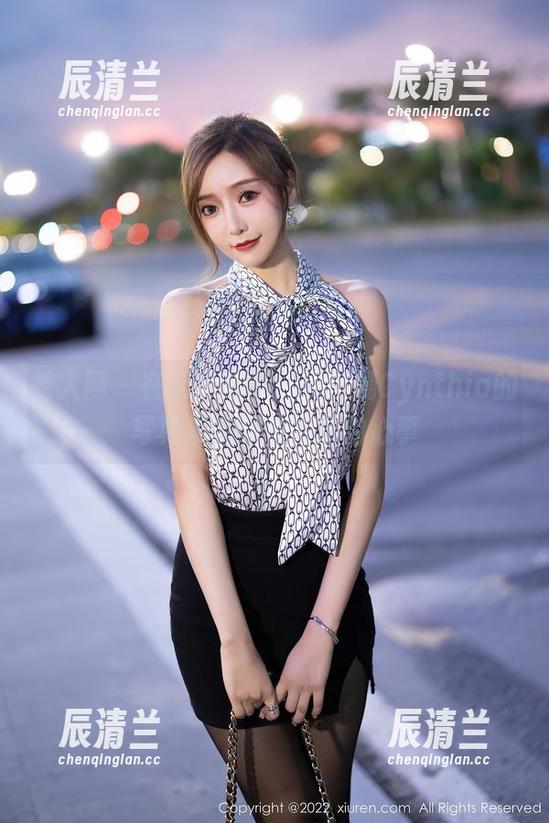 秀人网 - 在天台做梦，杨紫嫣Cynthia的写真集里藏着大家的心事