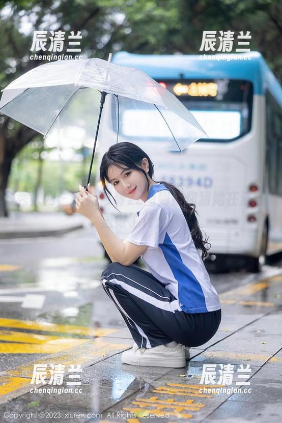 秀人网 - 最新草莓zz图到！你猜她在浴缸里做了什么？