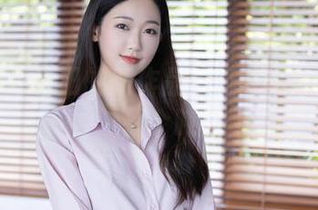 秀人网 – 麦田的新作品：在夏天的写真里打个盹