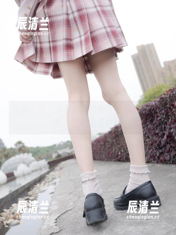 紧急企划-见希w 紧急企划 - 见希w的白丝学生服钱包君鼓起,壁纸也成私藏