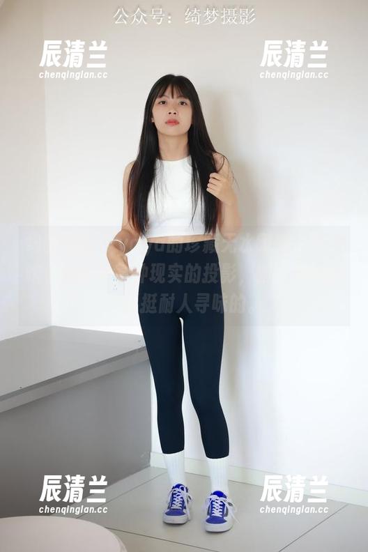 绮梦摄影-yaya 绮梦摄影 - yaya的珍藏无水印版,原图咋看都像是某种现实的投影,图片里的细节还挺耐人寻味的。