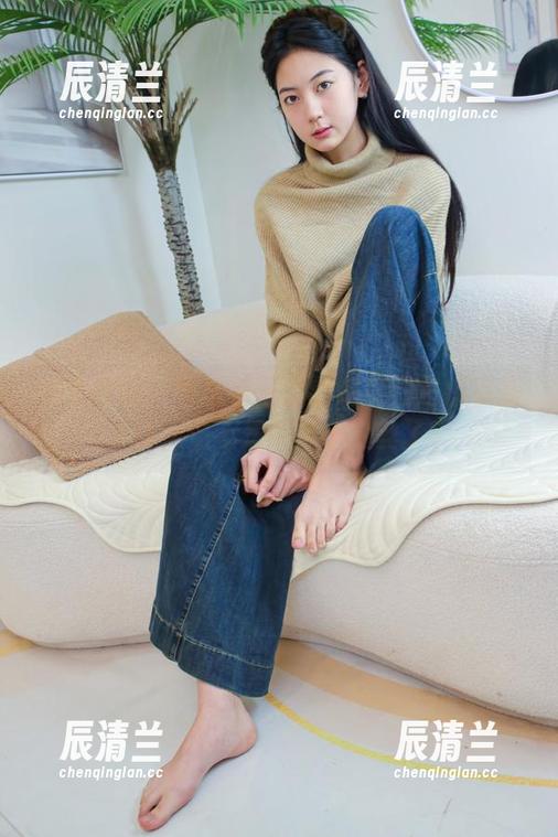 绮梦摄影 - 每次看子涵的制服图包都有新发现，是不是该当小粉丝了？