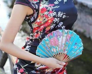 美媛馆 – 苏可er与她的红裙，高清作品中似乎藏着心事