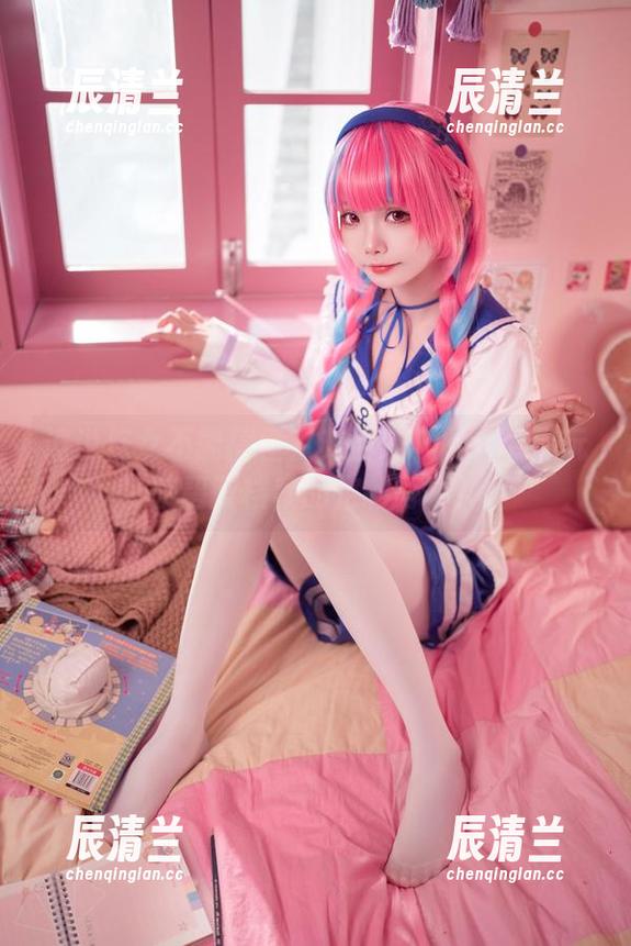 艾西Aiwest 谁说修女不能搞怪?艾西Aiwest带你玩转碧蓝档案的定制写真!