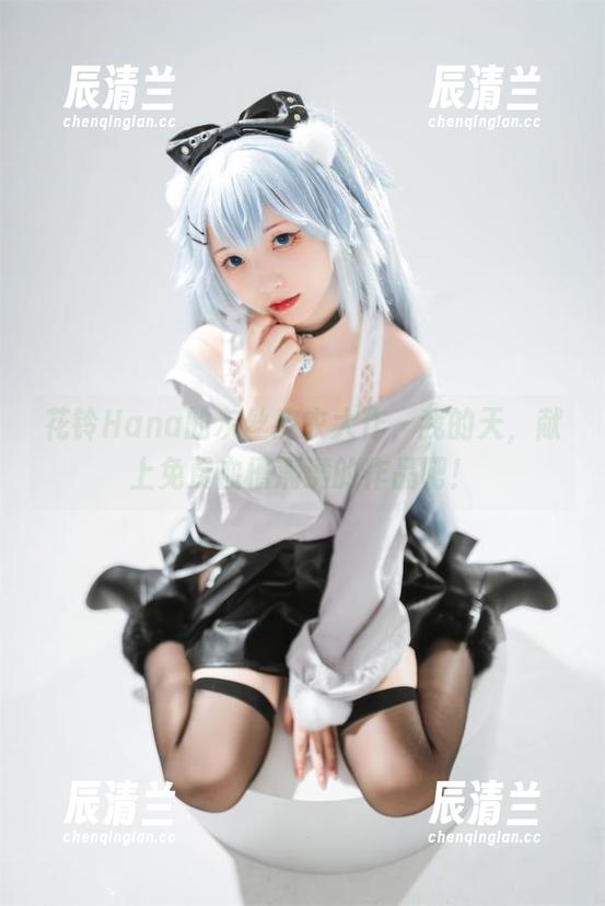 花铃Hana的灰丝皮衣大作，我的天，献上免费血槽满满的作品吧！