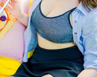 菠萝社 – 柳侑绮Sevenbaby的七宝三文鱼写真，看得我好想加个点心