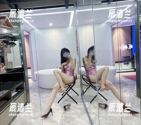 葛征 微密圈 - 看!如同流星一般,葛征的闪片丝袜让我质疑我的审美观!