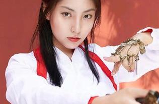 蜜桃社 – 卓越如Cris_卓娅祺，女神的美图合集，让我忍不住把屏幕贴得更近一点……