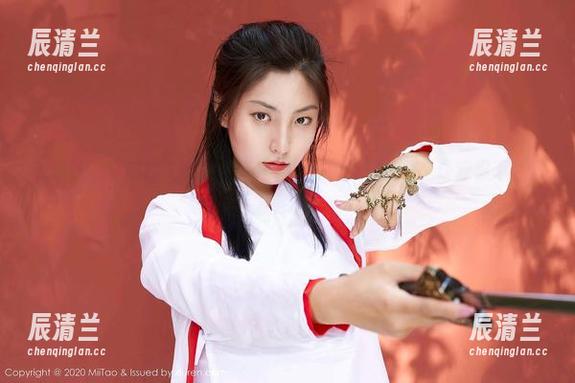 蜜桃社 - 卓越如Cris_卓娅祺，女神的美图合集，让我忍不住把屏幕贴得更近一点……