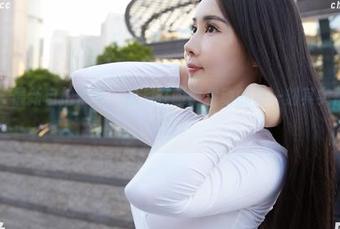 蜜桃社 – 最新自拍合集，初月在眼前晃动的每一刻其实都在拨动心弦。
