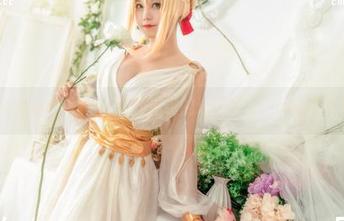 睡袍versus睡裙：蜜汁猫裘的选择已定，cos人生真妙