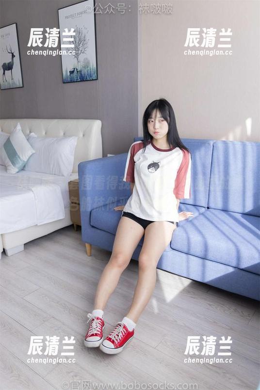 袜啵啵-小甜豆 袜啵啵 - 套图看得我心痒痒,小甜豆的黑色船袜似乎拥有魔力。