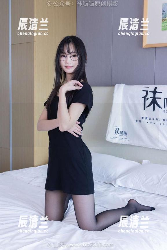 袜啵啵-小甜豆 袜啵啵 - 听说小甜豆的镂空套图分享最近很火,果然是吸引力十足不看会后悔的那种!