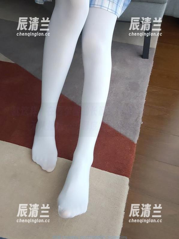 西尔酱 就这样,在西尔酱的长腿写真前,我完全无从抵抗……到底发生了什么?