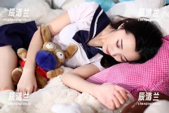 轰趴猫 - 学姐曲曲教你如何美，但这些美图还是得下载才能看懂！