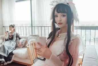 铁板烧鬼舞w的精选写真集《玉藻前原皮》，竟然是一场“赏心”与“舒胃”的双重体验！