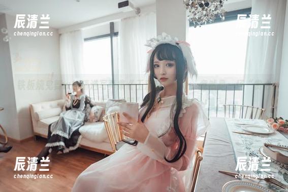 铁板烧鬼舞w的精选写真集《玉藻前原皮》，竟然是一场“赏心”与“舒胃”的双重体验！