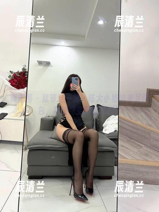 陈大小姐 微密圈 - 就等这一刻!陈大小姐的美足图包,塞给你免费的福利!