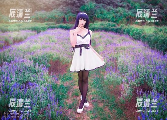 自拍集中的雨波HaneAme：总是那么真实又好玩，下载别错过了！