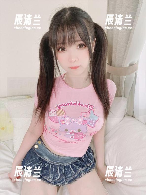 霜月shimo的美图精选，兔女郎在蔚蓝档案里优雅地玩转，哎哟，还是相机选得好，真让人想模仿！