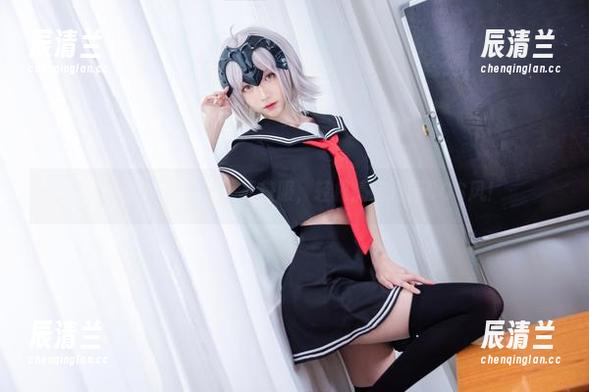 青青子Js 青青子Js,穿上狂三校服,轻松搞定校园COS风!