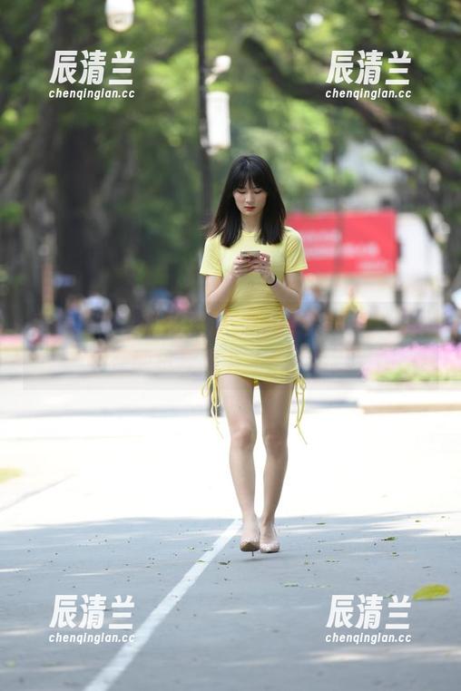 魔镜街拍 魔镜街拍:私拍资源里的那个女人,她似乎在随机奔跑中迷失了自己?